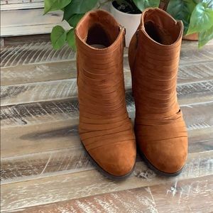 Bamboo cognac booties